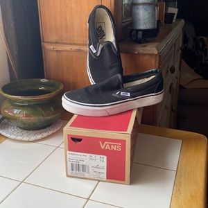 Women’s slip on black vans
